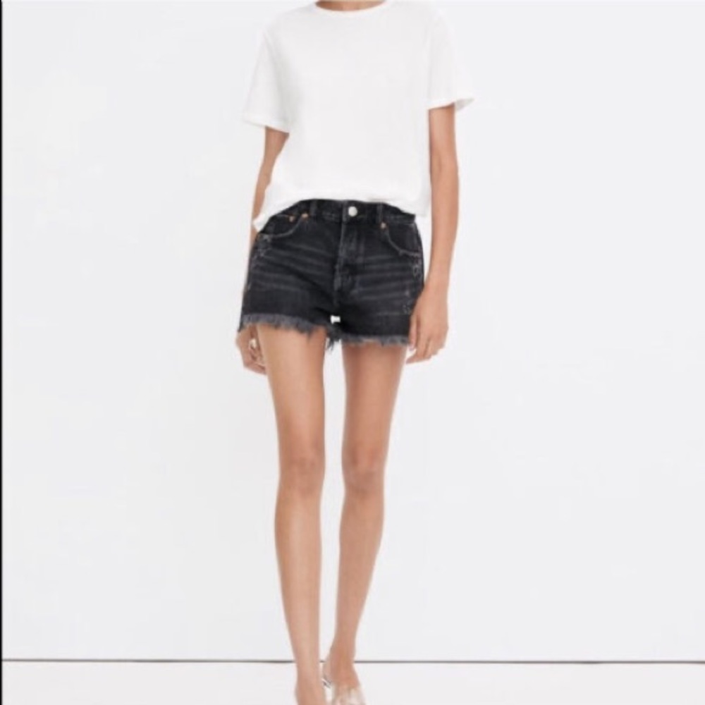 Tag still on never worn black zara shorts